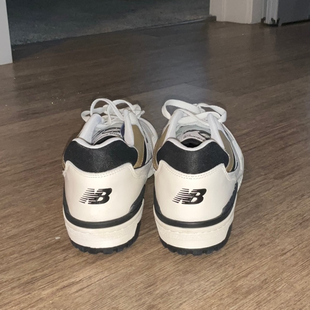 New Balance 550 Men’s White and Black Sneakers - Picture 4 of 5